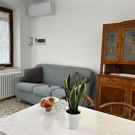 Casa Del Ciliegio Villa Valeggio sul Mincio Eksteriør billede